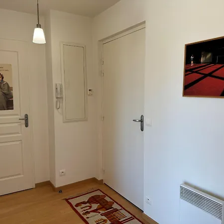 : Bel 2 Pers. Avec Ascenseur, Parking Prive Et Balcon A 850m De La Plage - Fr-1-539-64 Apartment *