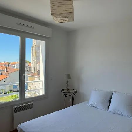 Apartment : Bel 2 Pers. Avec Ascenseur, Parking Prive Et Balcon A 850m De La Plage - Fr-1-539-64 *