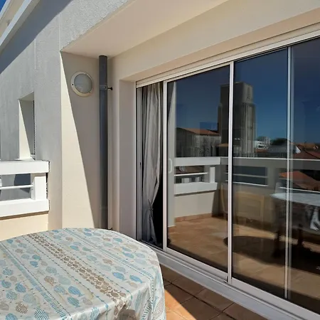 : Bel 2 Pers. Avec Ascenseur, Parking Prive Et Balcon A 850m De La Plage - Fr-1-539-64 Apartment *