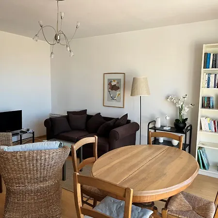 : Bel 2 Pers. Avec Ascenseur, Parking Prive Et Balcon A 850m De La Plage - Fr-1-539-64 Apartment *